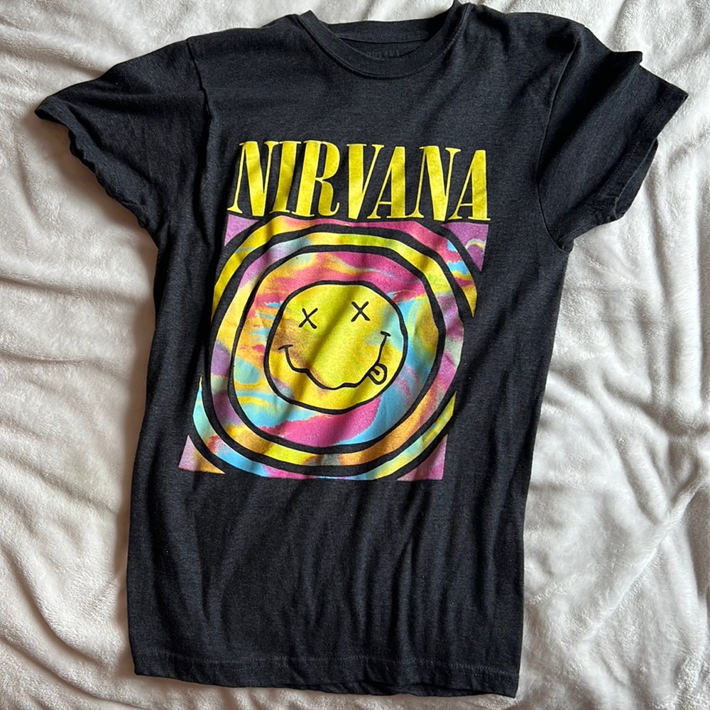 Nirvana shirt woman no stains